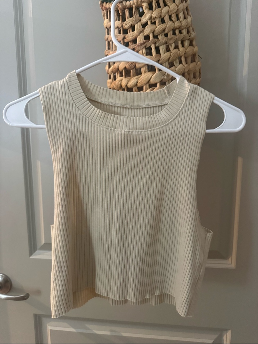 American Eagle Outfitters Ribbed Tank Top in Cream